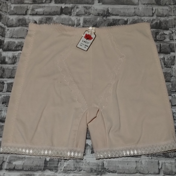 Women's Shapewear Shorts - Black and Cream - Picture 5 of 11